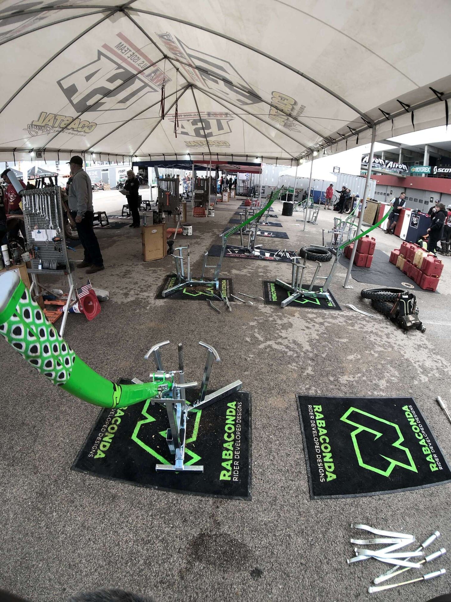 Rabaconda Tire Changer Shop Mat (3.3' x 3.3')