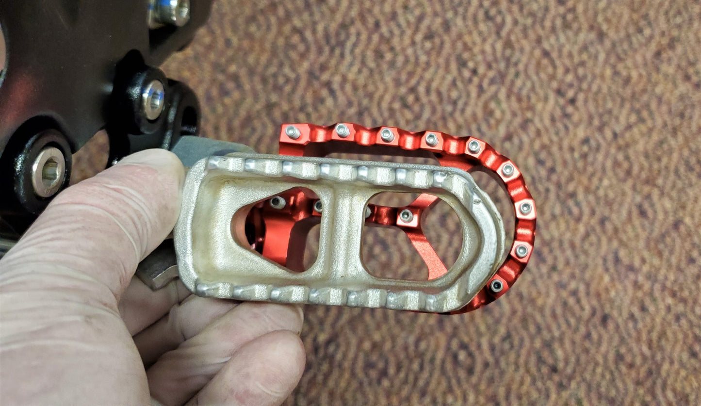 Warp9 - SurRon Foot Pegs